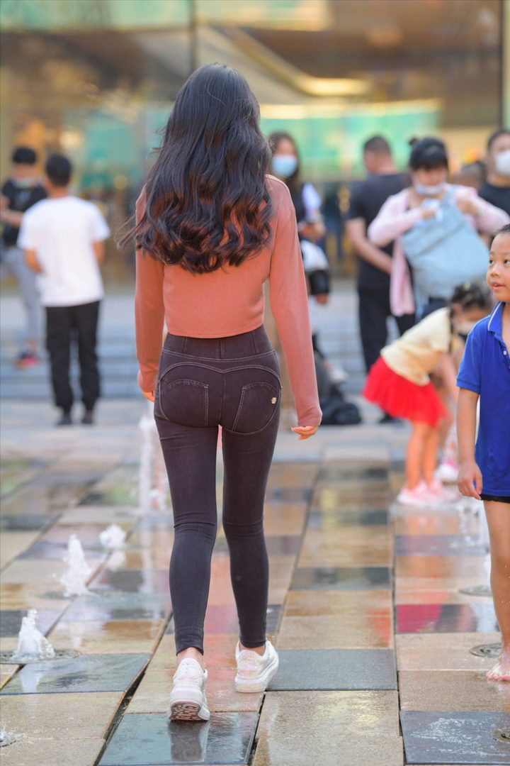 图片[2]-QB1876 蜜桃紧牛小姐姐 套图80张-神兽街拍